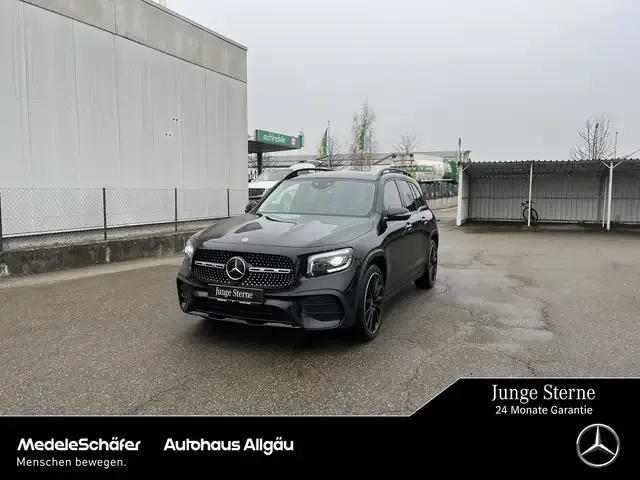 Mercedes-Benz GLB 220