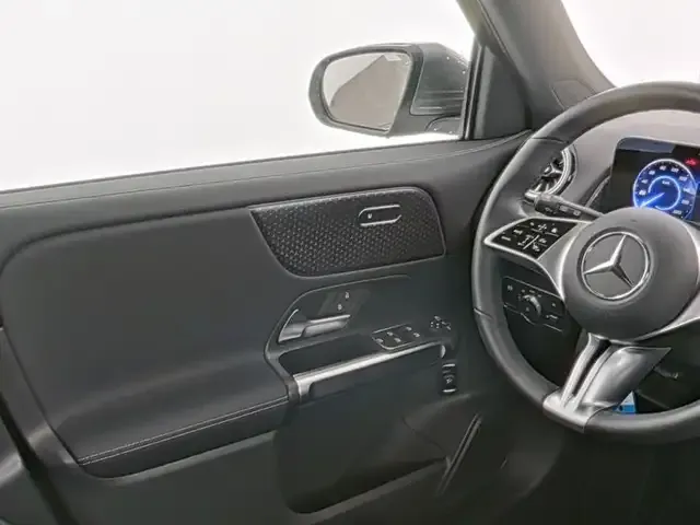 Mercedes-Benz EQB 350