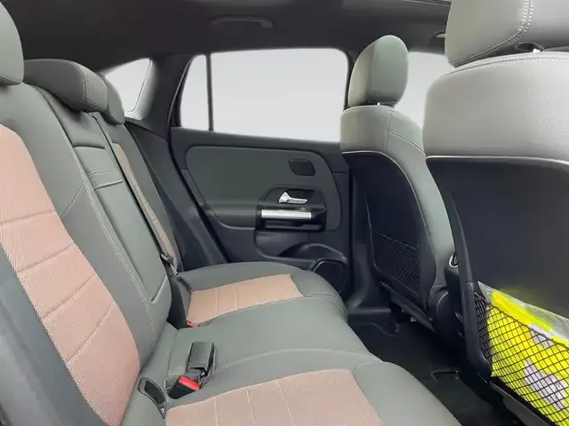 Mercedes-Benz EQA 300