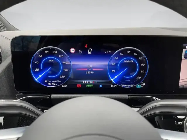 Mercedes-Benz EQA 300