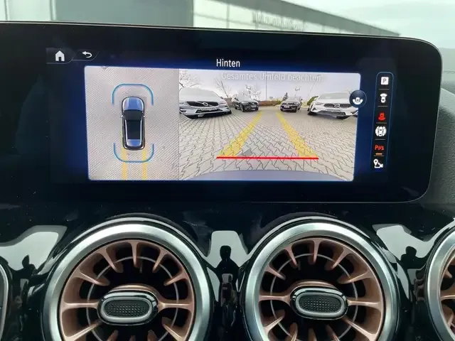 Mercedes-Benz EQA 300