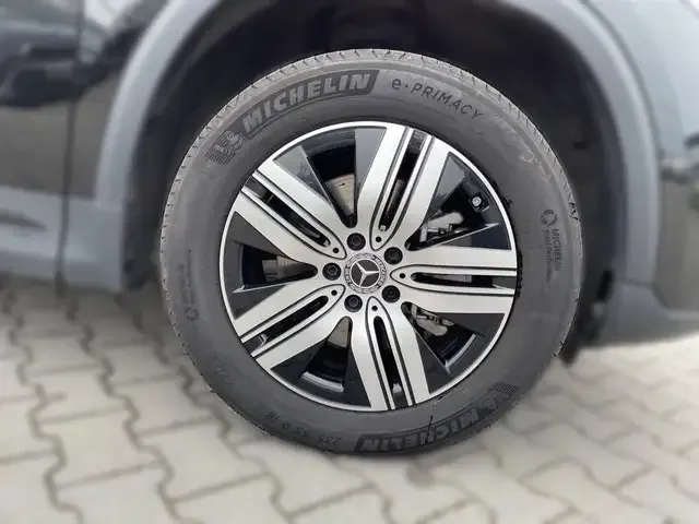 Mercedes-Benz EQA 300