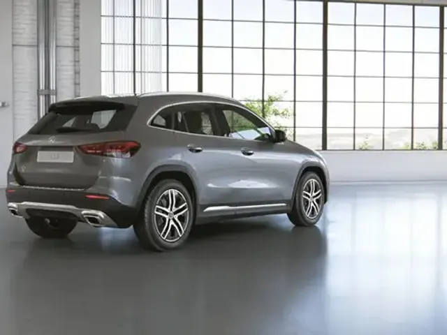 Mercedes-Benz GLA 220