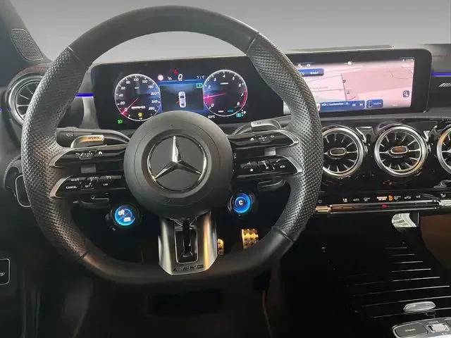 Mercedes-Benz CLA 35 AMG