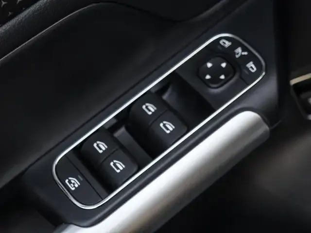 Mercedes-Benz EQA 300