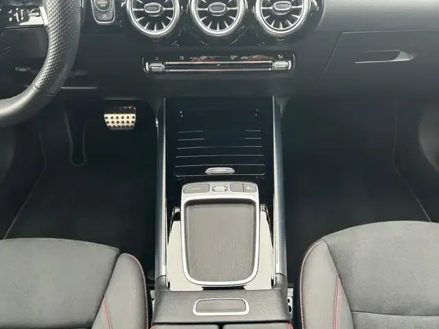 Mercedes-Benz GLA 220