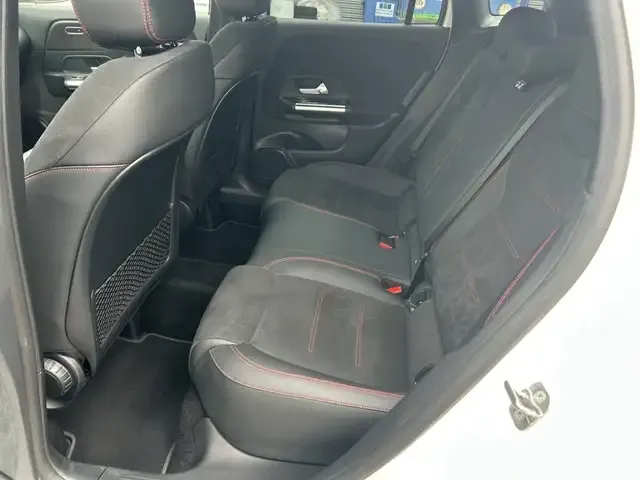 Mercedes-Benz GLA 220