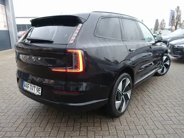 Volvo EX90