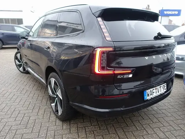 Volvo EX90