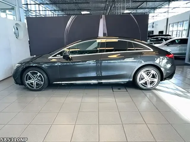 Mercedes-Benz EQE 300