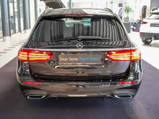 Mercedes-Benz E 300