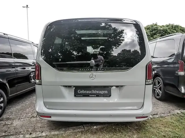 Mercedes-Benz V 250