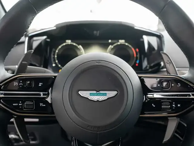 Aston Martin V8