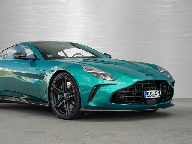 Aston Martin V8