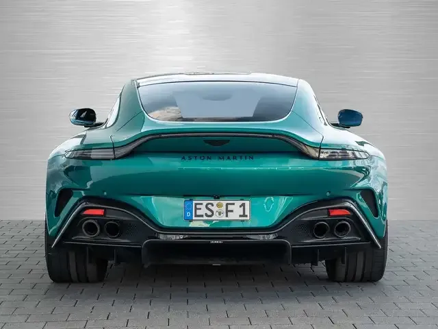 Aston Martin V8