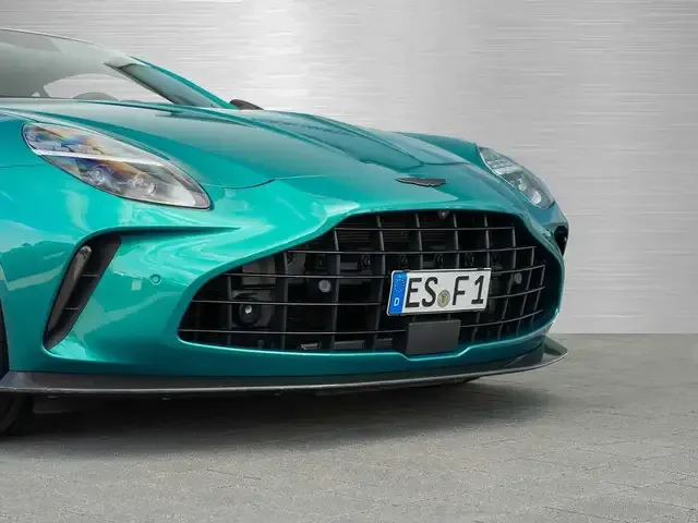 Aston Martin V8