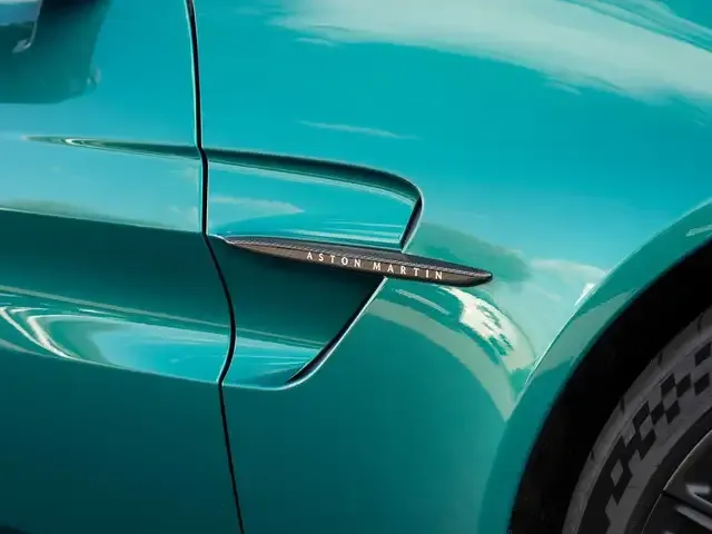 Aston Martin V8
