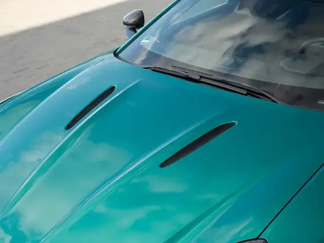 Aston Martin V8