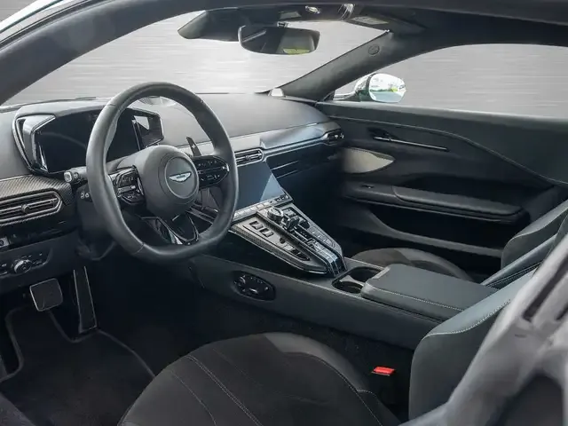Aston Martin V8