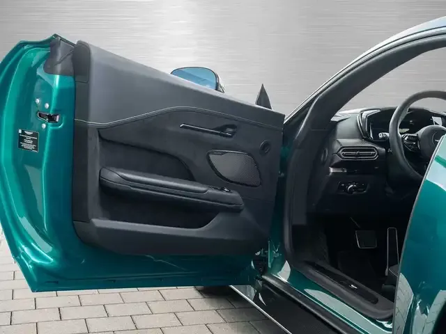 Aston Martin V8