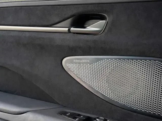 Aston Martin V8