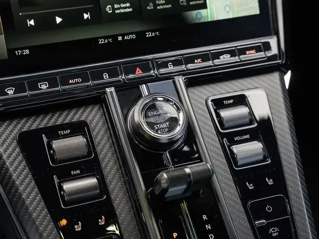 Aston Martin V8