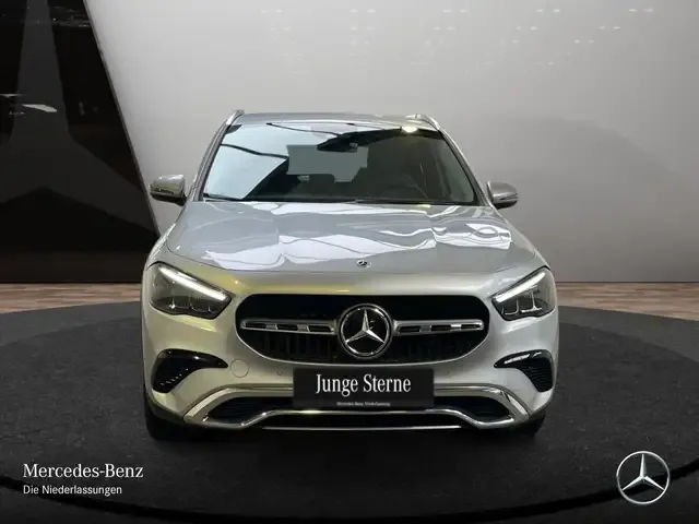 Mercedes-Benz GLA 180