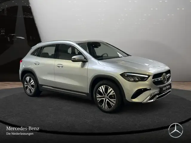 Mercedes-Benz GLA 180