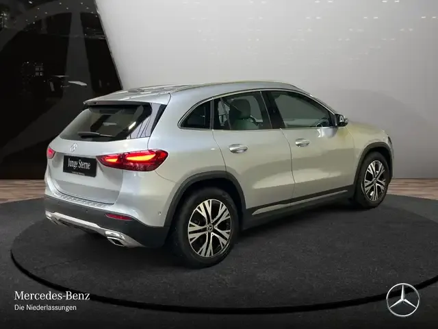 Mercedes-Benz GLA 180