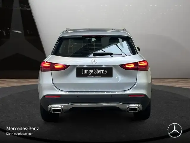 Mercedes-Benz GLA 180
