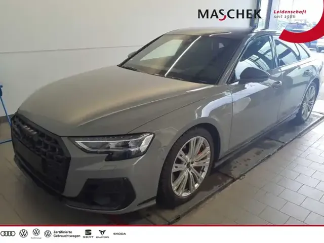 Audi S8