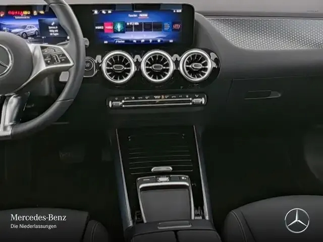 Mercedes-Benz EQA 300