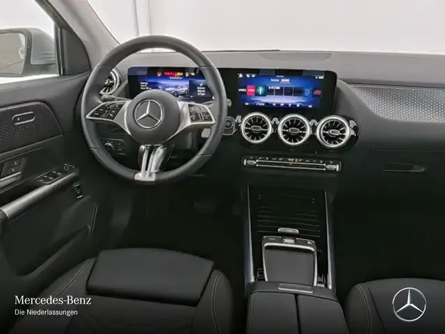 Mercedes-Benz EQA 300