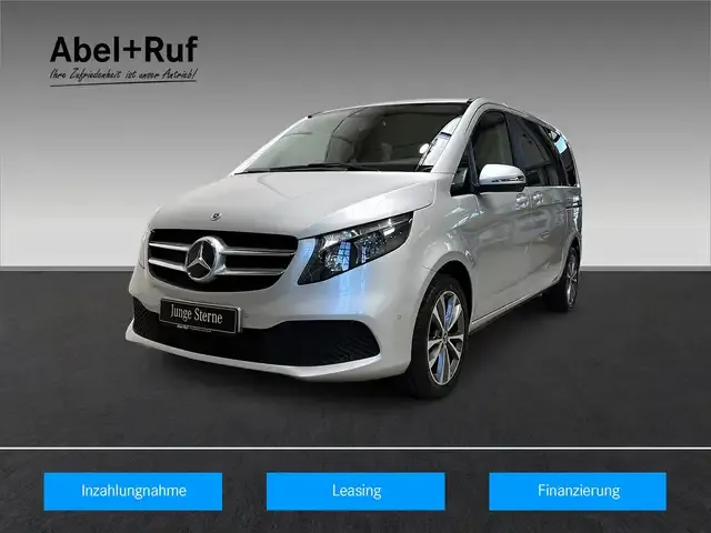 Mercedes-Benz V 220