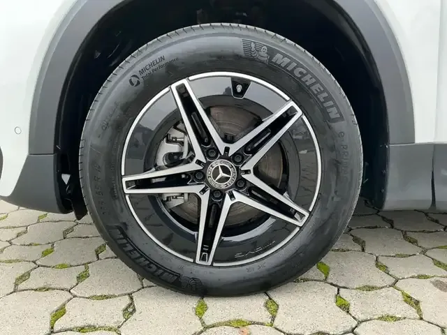 Mercedes-Benz EQB 300