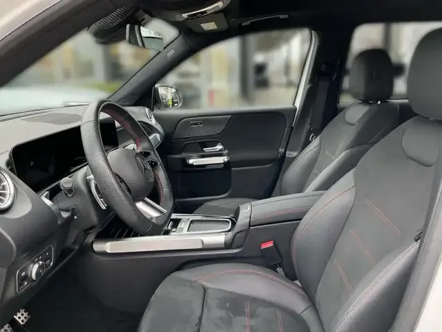 Mercedes-Benz EQB 300