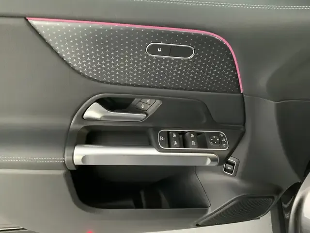Mercedes-Benz EQB 300