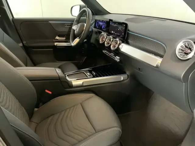 Mercedes-Benz EQB 300