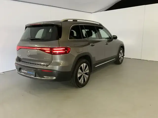 Mercedes-Benz EQB 300