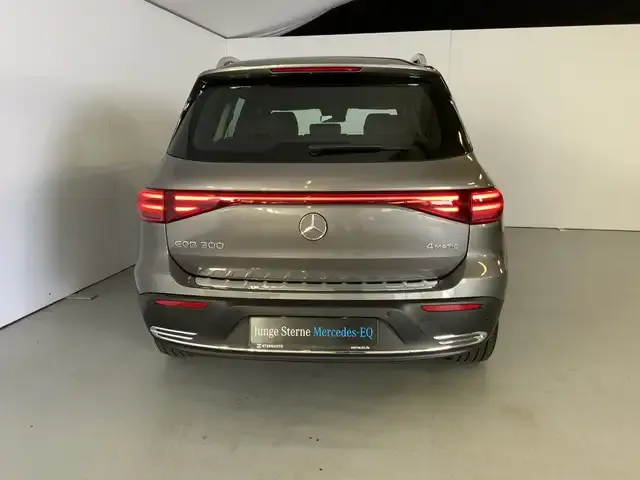 Mercedes-Benz EQB 300