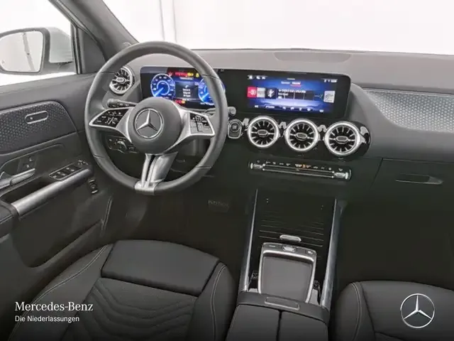 Mercedes-Benz EQA 300