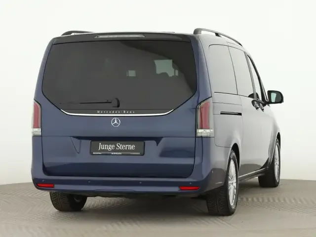 Mercedes-Benz V 220