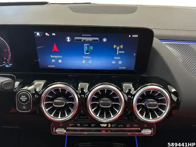 Mercedes-Benz GLA 220