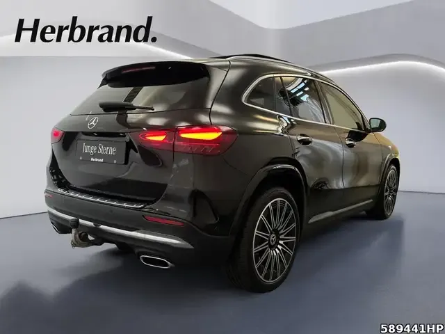 Mercedes-Benz GLA 220