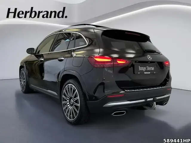 Mercedes-Benz GLA 220