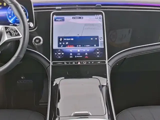 Mercedes-Benz EQE 300