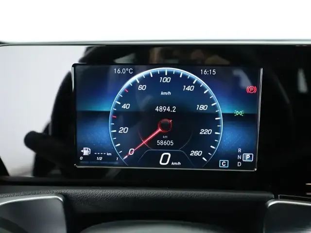 Mercedes-Benz GLB 220