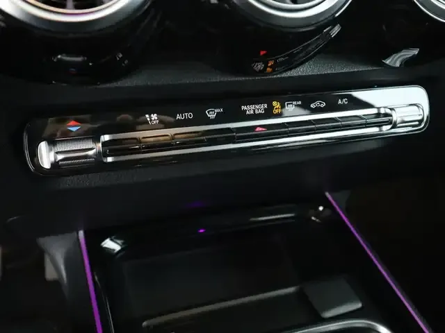 Mercedes-Benz GLB 220