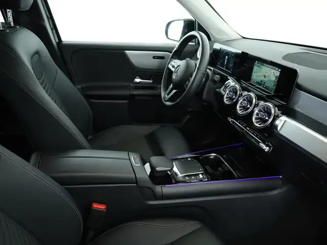 Mercedes-Benz GLB 220