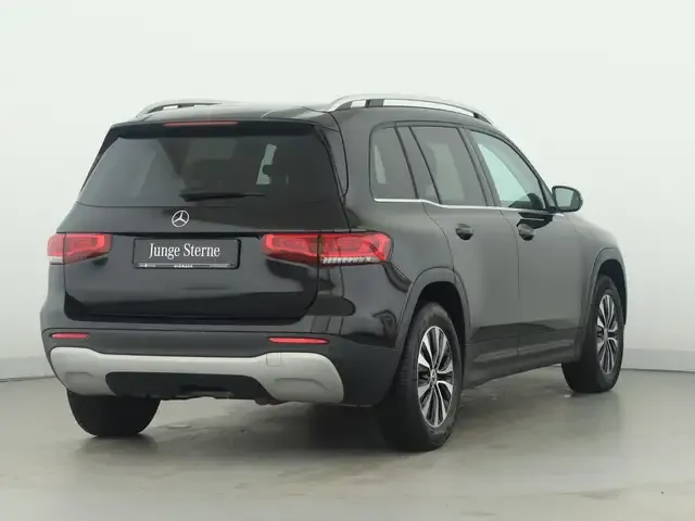 Mercedes-Benz GLB 220